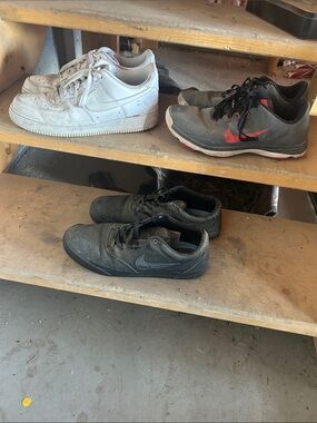 Nike Black Canvas Skate Shoes with Subtle Swoosh